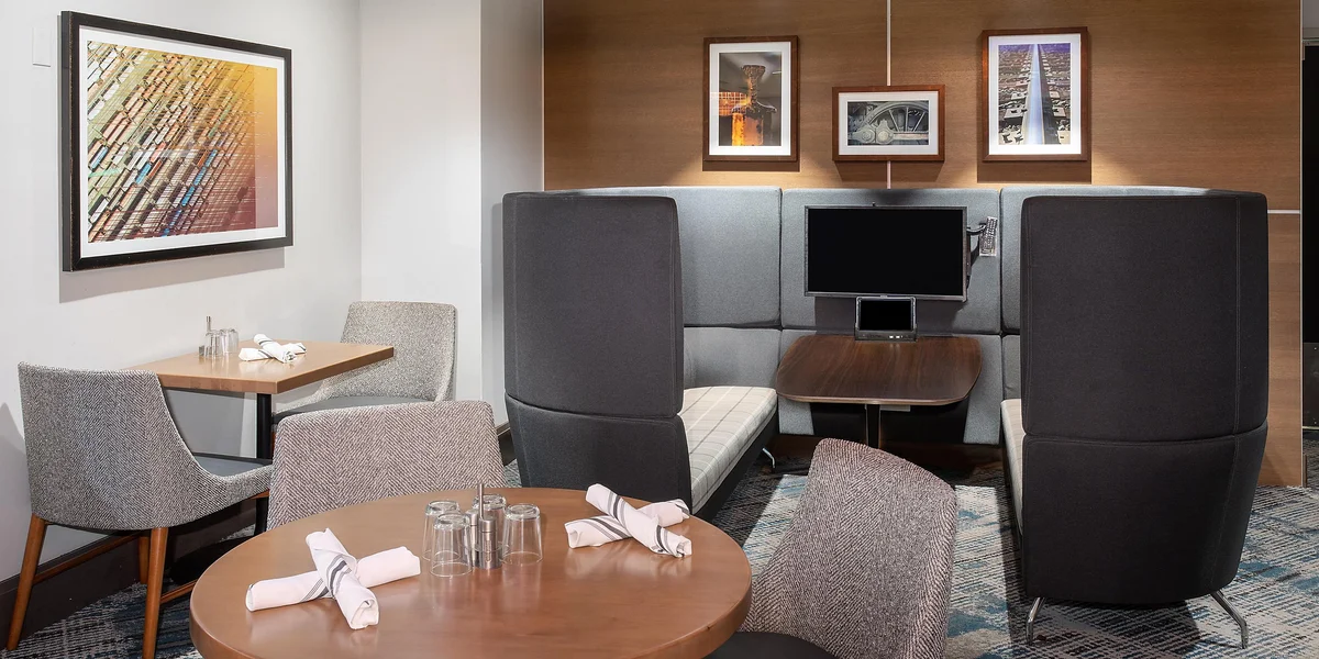 Crowne Plaza Kansas City - Image 1