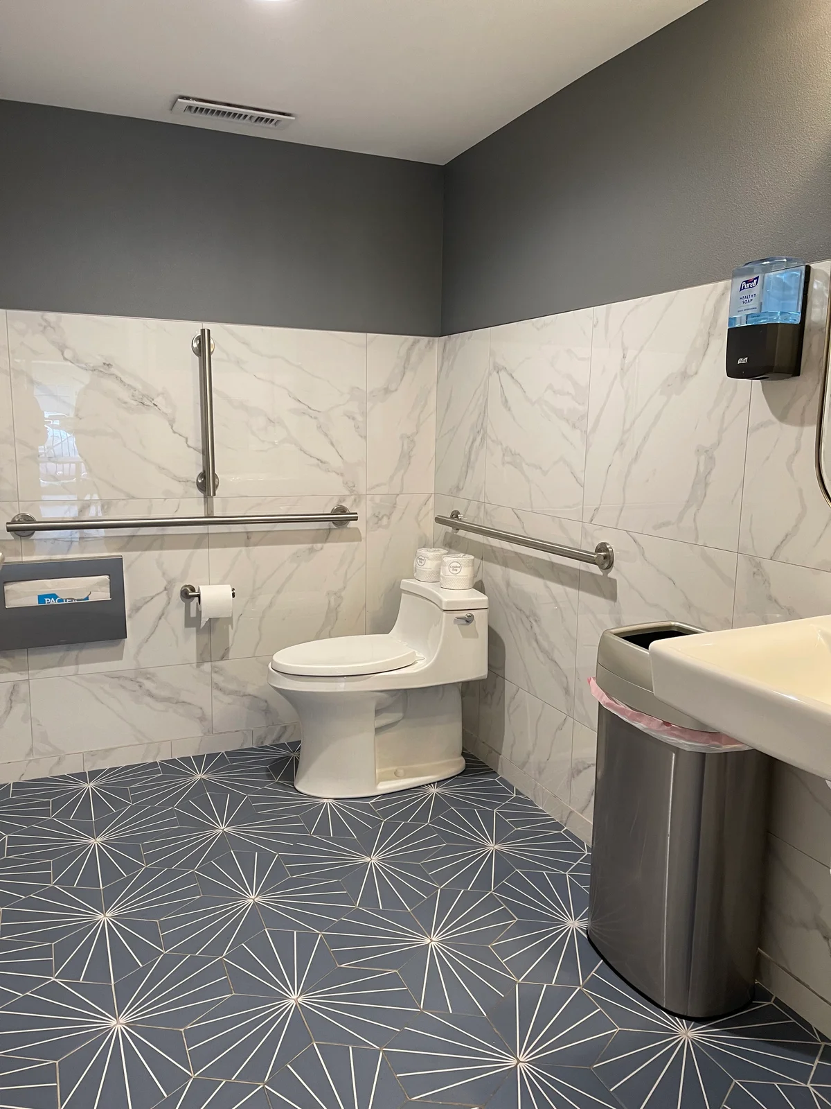 MET Apartments - Image 7